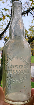 BRAUN BROTHERS BREWERS EMBOSSED BEER BOTTLE