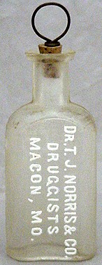 DR. T. J. NORRIS & CO. DRUGGISTS MACON MISSOURI MEDICINE BOTTLE
